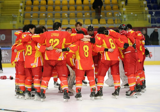 切尔西官网更新一线队名单，斯特林、韦加等9名球员未在列